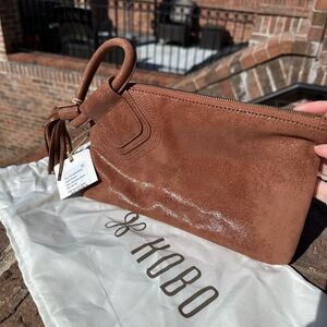HOBO Sable Wristlet-burnished saddle, leather. NWT